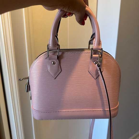 Louis Vuitton Purse - Picture 6 of 7